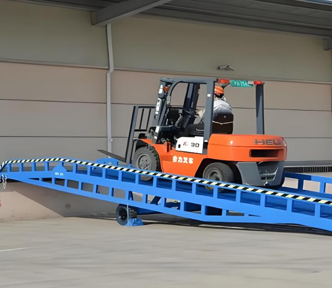 瑞溪镇移动式卸货平台（叉车用）